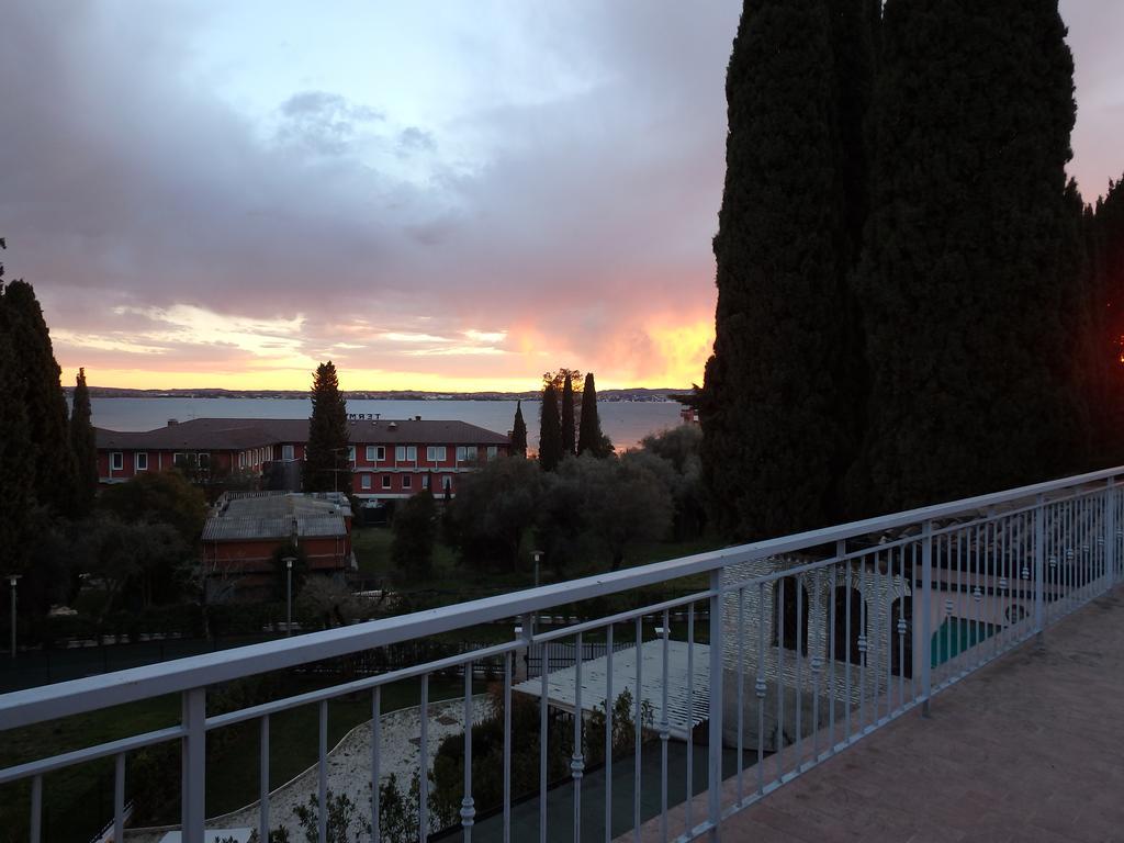 Hotel Meridiana Sirmione Kültér fotó