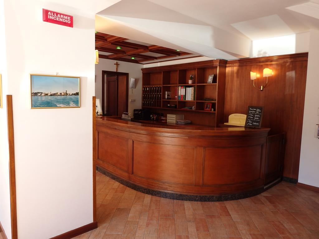 Hotel Meridiana Sirmione Kültér fotó