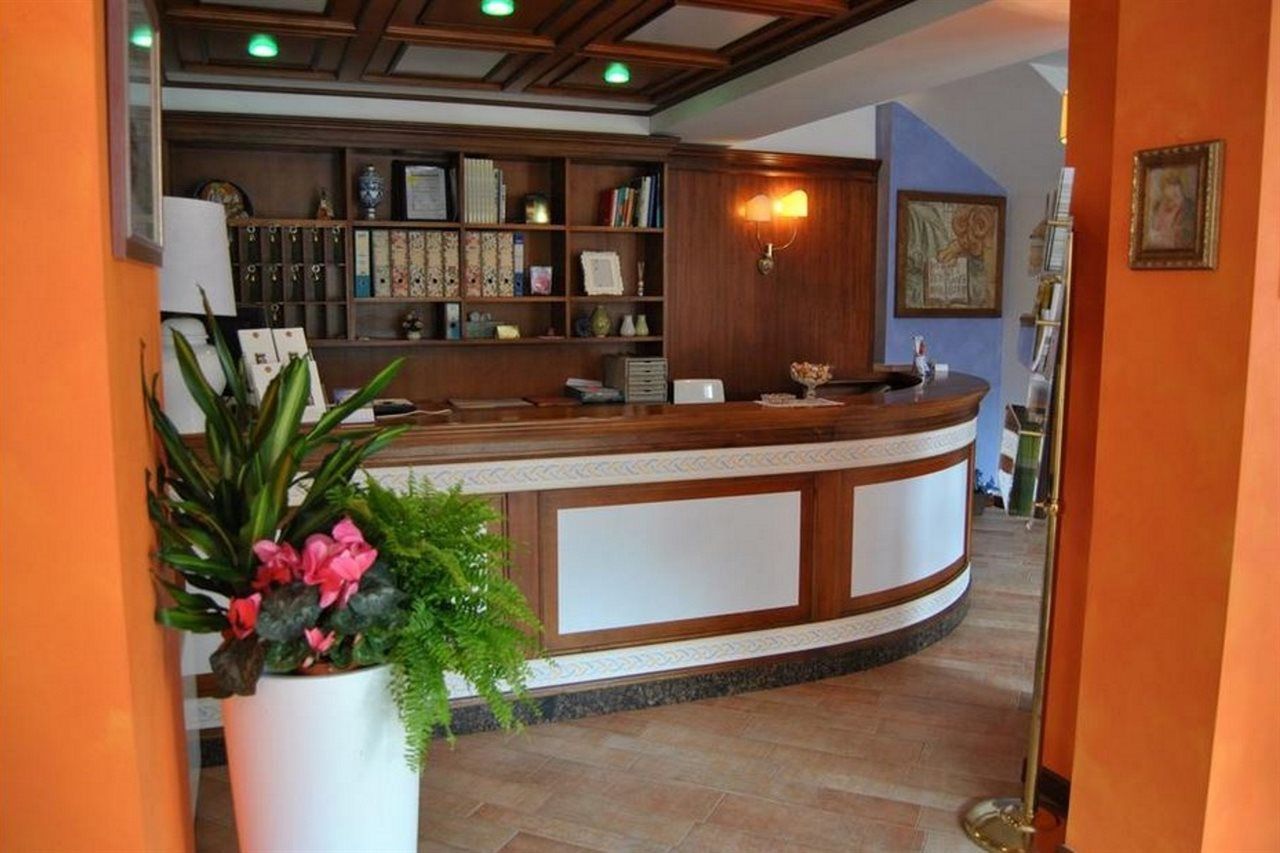 Hotel Meridiana Sirmione Kültér fotó