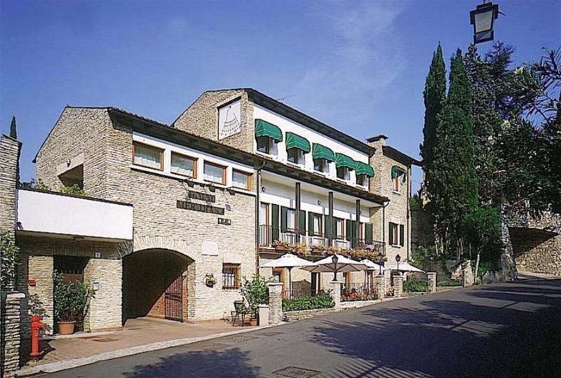 Hotel Meridiana Sirmione Kültér fotó